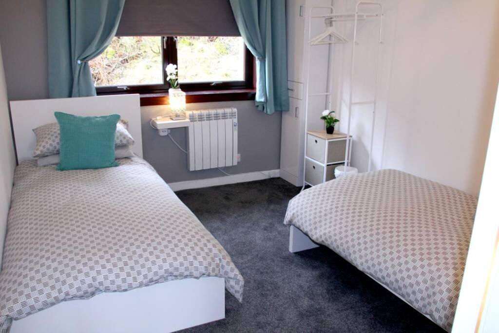 Premium Ground Floor Apartment, Near Fort William Town Centre מראה חיצוני תמונה