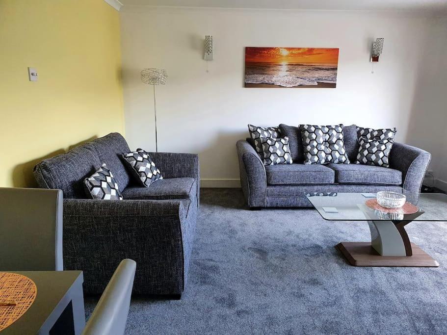 Premium Ground Floor Apartment, Near Fort William Town Centre מראה חיצוני תמונה