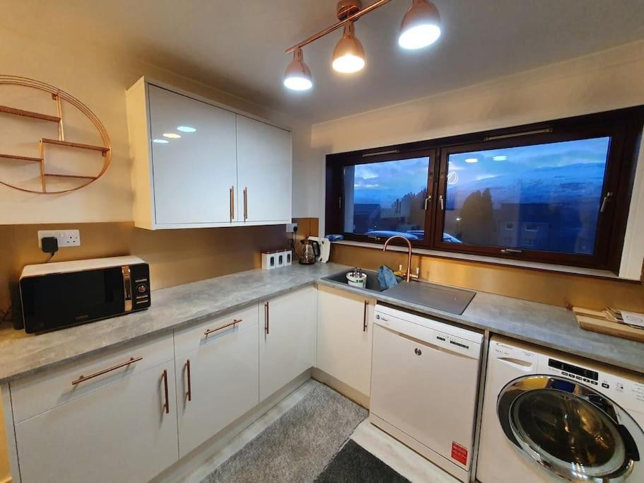Premium Ground Floor Apartment, Near Fort William Town Centre מראה חיצוני תמונה